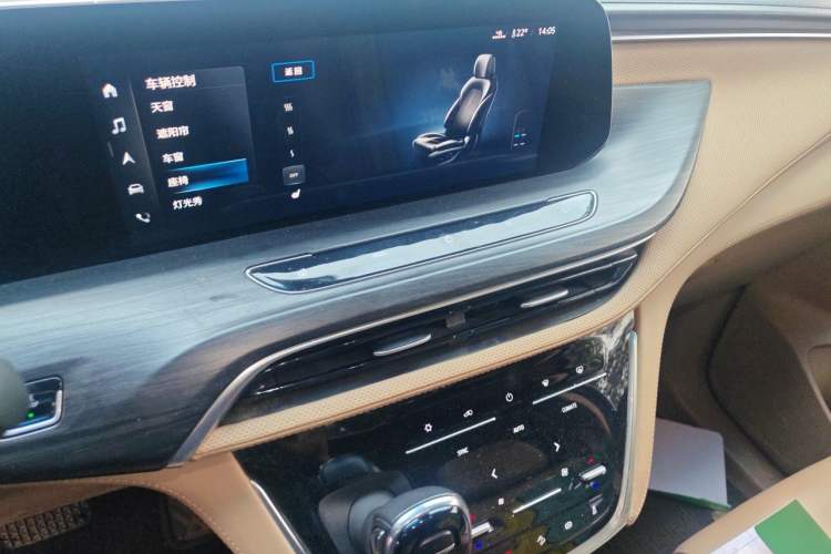 Used Buick GL8 2021 ES Landtrek 653T Luxury Model Audio And AC Panel