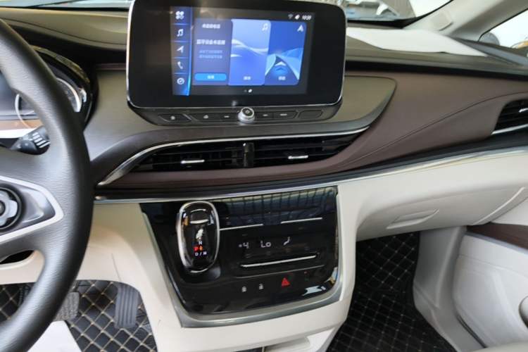Used Buick GL8 2021 Land Cruiser Executive Class 652T Comfort Model Audio And AC Panel