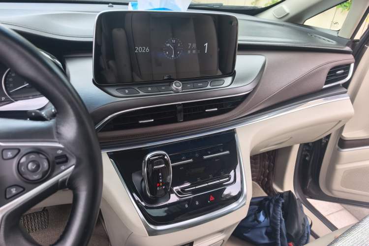 Used Buick GL8 2021 Land Cruiser Executive Class 652T Luxury Model Audio And AC Panel