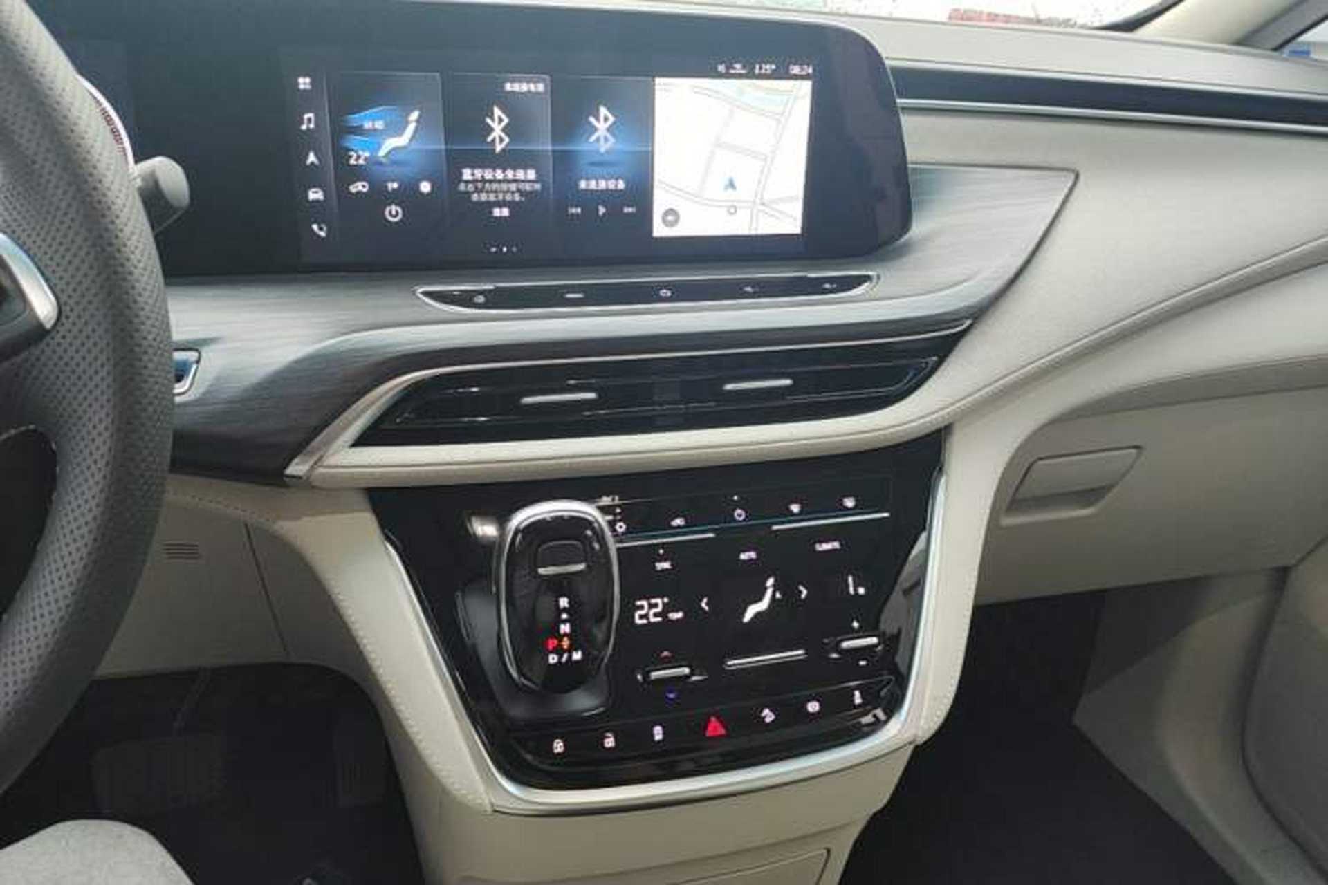 Used Buick GL8 2021 ES Landtrek 653T Comfort Edition Audio And AC Panel