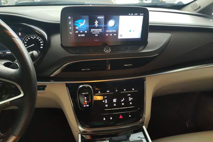 Used Buick GL8 2021 Land Cruiser Executive Class 652T Luxury Model Audio And AC Panel