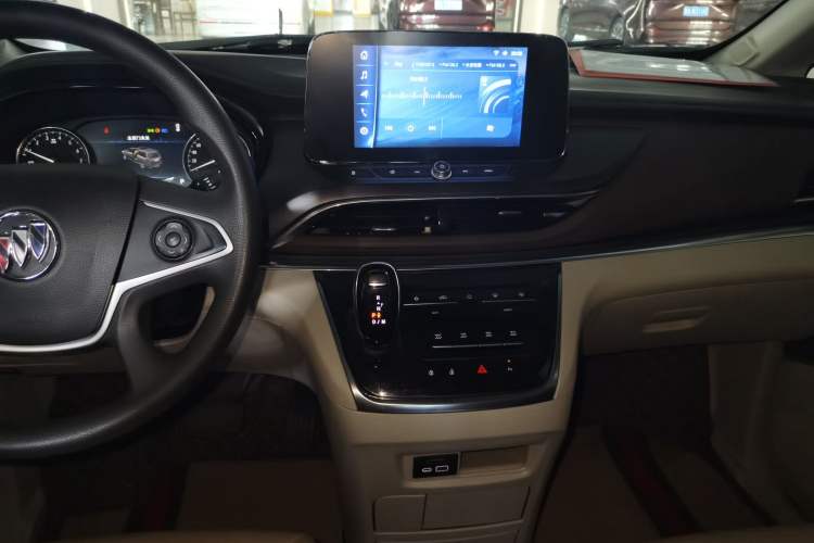 Used Buick GL8 2021 Land Cruiser Executive Class 652T Comfort Model Audio And AC Panel