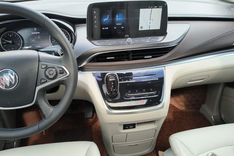 Used Buick GL8 2021 Land Cruiser Executive Class 652T Luxury Model Audio And AC Panel