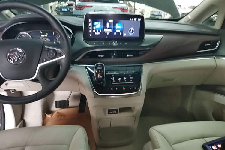 Used Buick GL8 2021 Land Cruiser Executive 652T Premium Model Audio And AC Panel