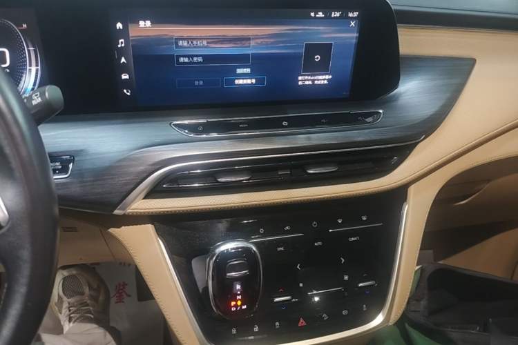 Used Buick GL8 2021 ES Landtrek 653T Luxury Model Audio And AC Panel