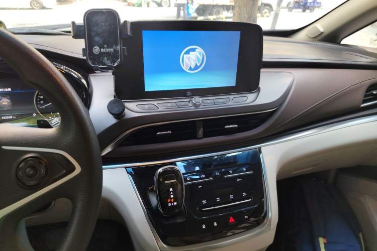 Used Buick GL8 2021 Land Cruiser Executive Class 652T Comfort Model Audio And AC Panel