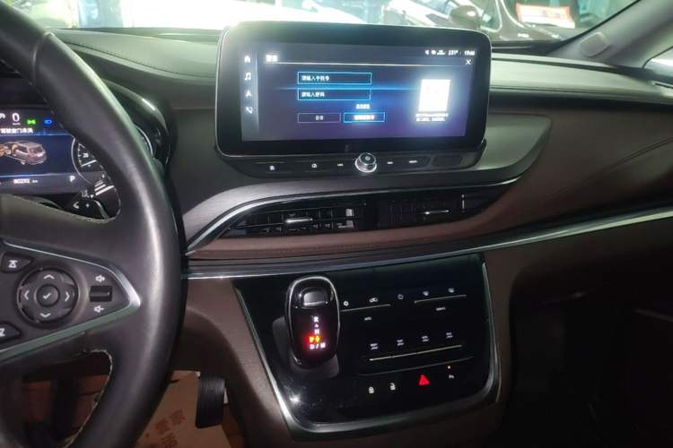 Used Buick GL8 2021 Land Cruiser Executive Class 652T Luxury Model Audio And AC Panel
