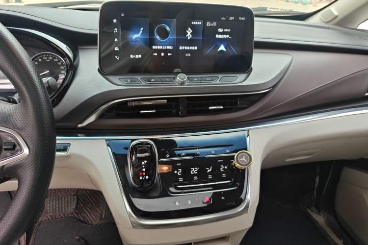 Used Buick GL8 2021 Land Cruiser Executive Class 652T Luxury Model Audio And AC Panel