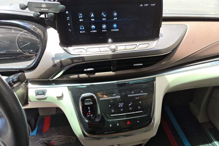 Used Buick GL8 2021 Land Cruiser Executive Class 652T Luxury Model Audio And AC Panel