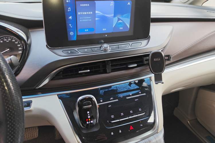 Used Buick GL8 2021 Land Cruiser Executive Class 652T Comfort Model Audio And AC Panel