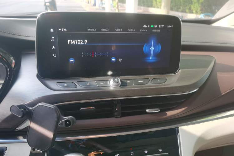 Used Buick GL8 2021 Land Cruiser Executive Class 652T Smart Luxury Model Audio And AC Panel