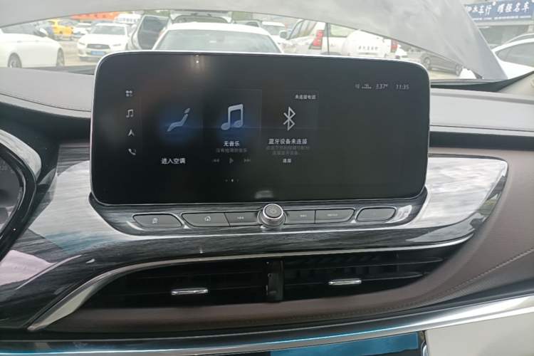 Used Buick GL8 2021 Land Cruiser Executive Class 652T Luxury Model Audio And AC Panel