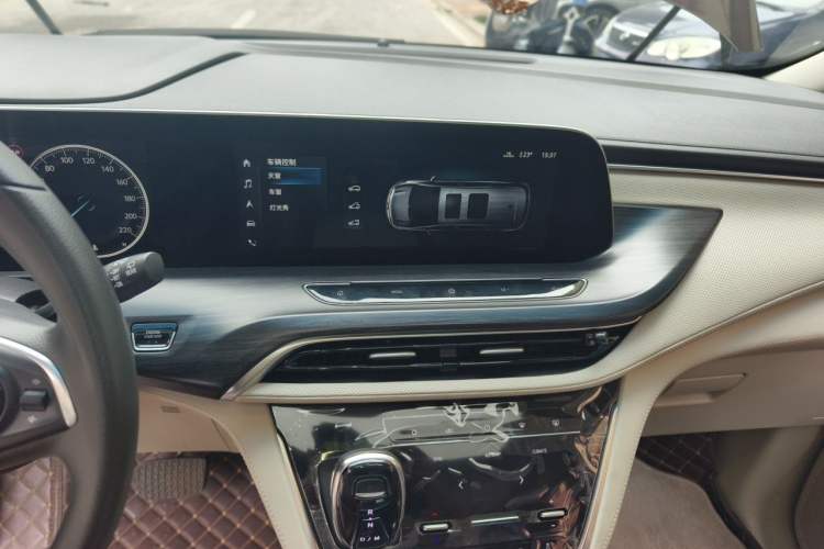 Used Buick GL8 2021 ES Landtrek 653T Comfort Edition Audio And AC Panel