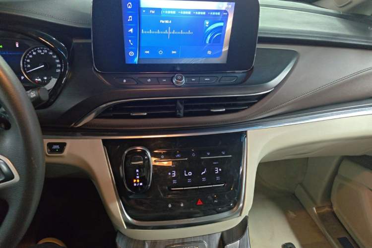 Used Buick GL8 2021 Land Cruiser Executive Class 652T Comfort Model Audio And AC Panel