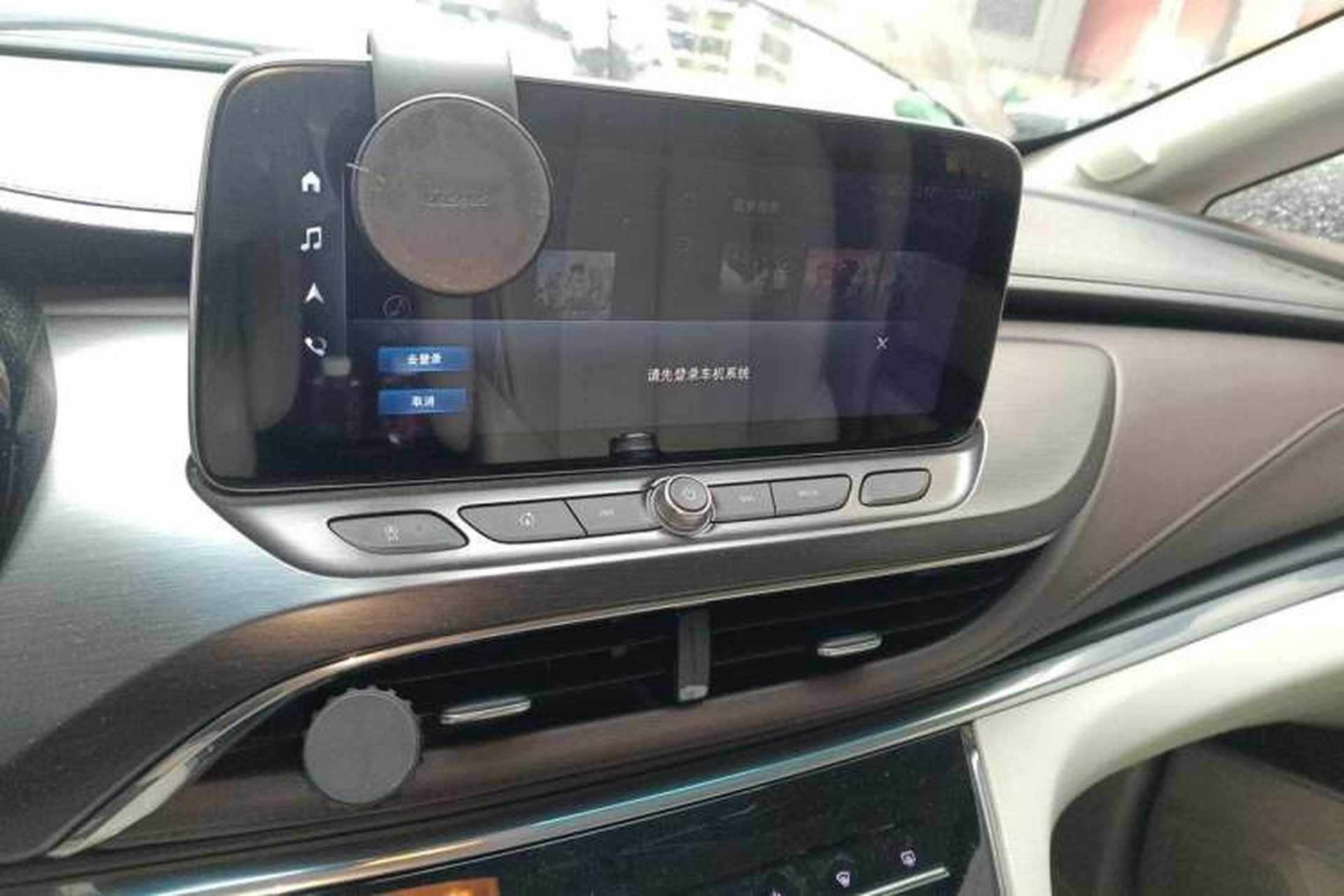 Used Buick GL8 2021 Land Cruiser Executive Class 652T Luxury Model Audio And AC Panel