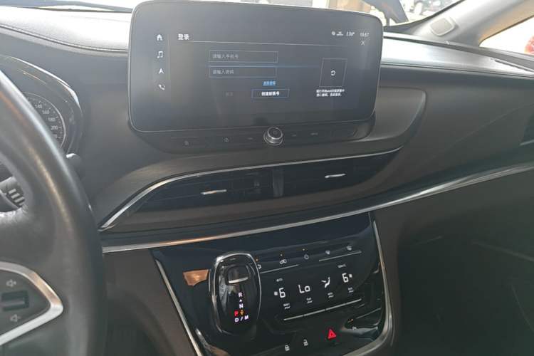 Used Buick GL8 2021 Land Cruiser Executive Class 652T Luxury Model Audio And AC Panel