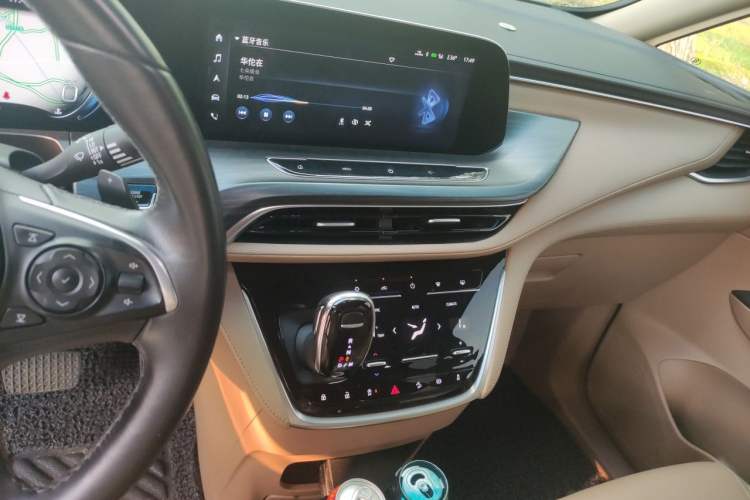 Used Buick GL8 2021 ES Land Cruiser 653T Luxury Edition Audio And AC Panel