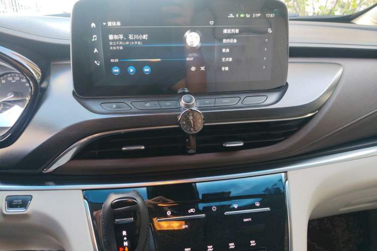 Used Buick GL8 2021 Land Cruiser Executive Class 652T Smart Luxury Model Audio And AC Panel