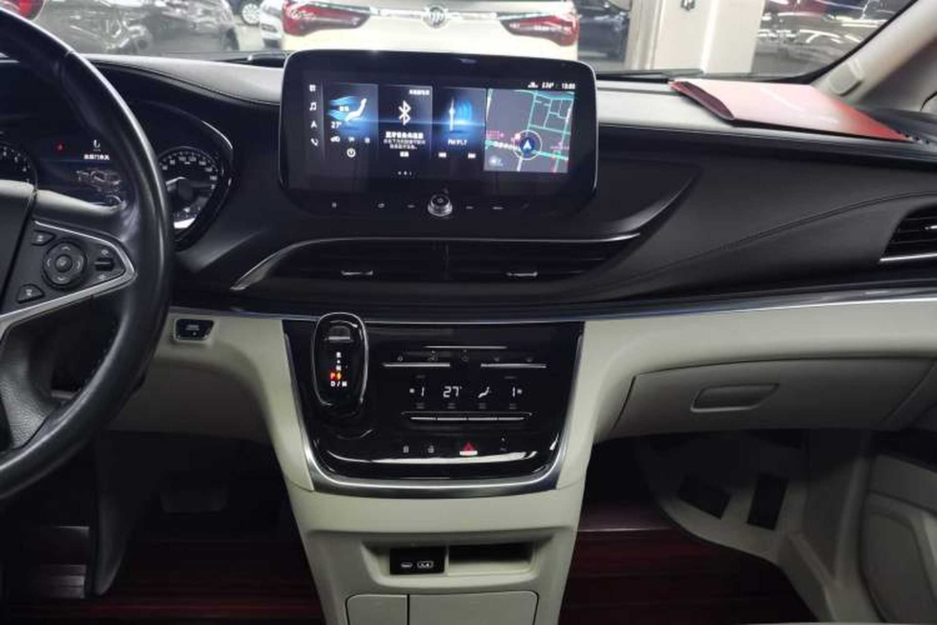Used Buick GL8 2021 Land Cruiser Executive Class 652T Luxury Model Audio And AC Panel