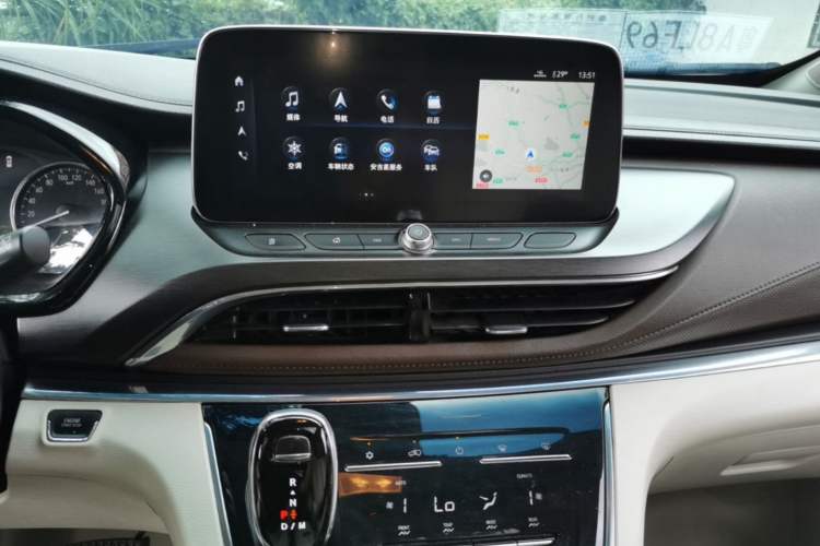 Used Buick GL8 2021 Land Cruiser Executive Class 652T Luxury Model Audio And AC Panel