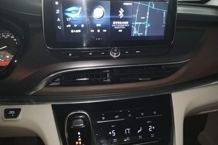 Used Buick GL8 2021 Land Cruiser Executive Class 652T Luxury Model Audio And AC Panel