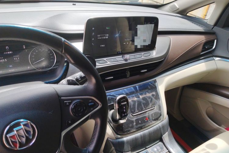 Used Buick GL8 2021 Land Cruiser Executive Class 652T Luxury Model Audio And AC Panel