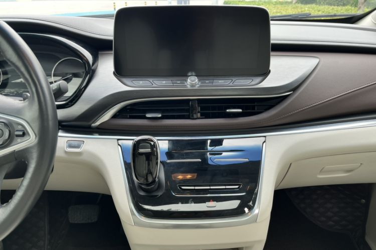Used Buick GL8 2021 Land Cruiser Executive Class 652T Smart Luxury Model Audio And AC Panel