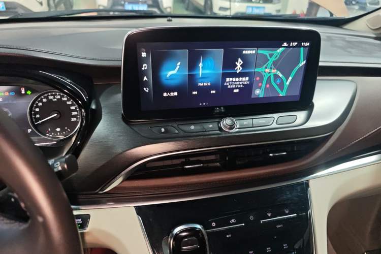 Used Buick GL8 2021 Land Cruiser Executive Class 652T Smart Luxury Model Audio And AC Panel