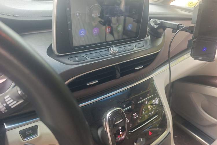 Used Buick GL8 2021 Land Cruiser Executive Class 652T Comfort Model Audio And AC Panel
