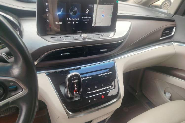 Used Buick GL8 2021 Land Cruiser Executive Class 652T Luxury Model Audio And AC Panel