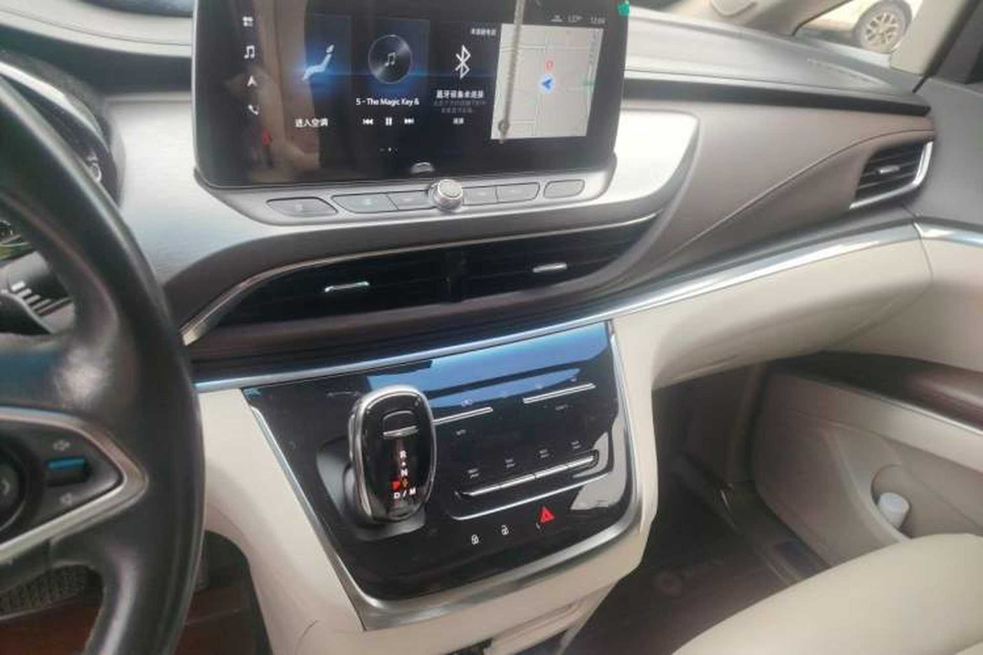 Used Buick GL8 2021 Land Cruiser Executive Class 652T Luxury Model Audio And AC Panel