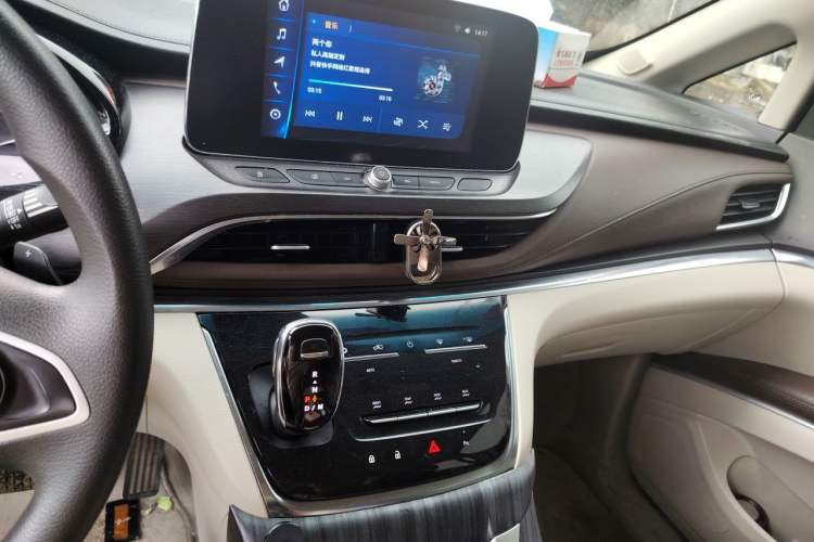 Used Buick GL8 2021 Land Cruiser Executive Class 652T Comfort Model Audio And AC Panel
