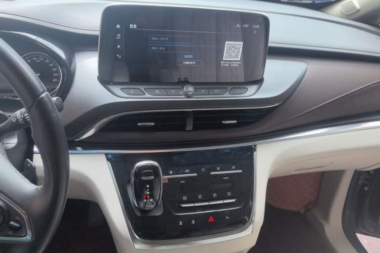 Used Buick GL8 2021 Land Cruiser Executive Class 652T Luxury Model Audio And AC Panel