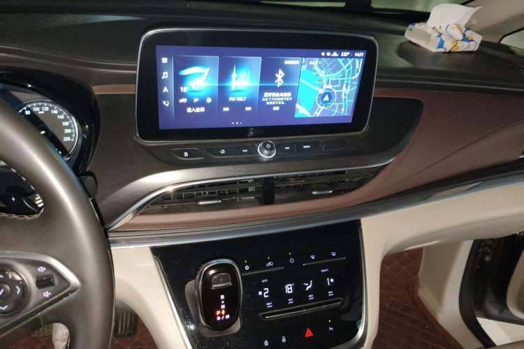 Used Buick GL8 2021 Land Cruiser Executive Class 652T Luxury Model Audio And AC Panel
