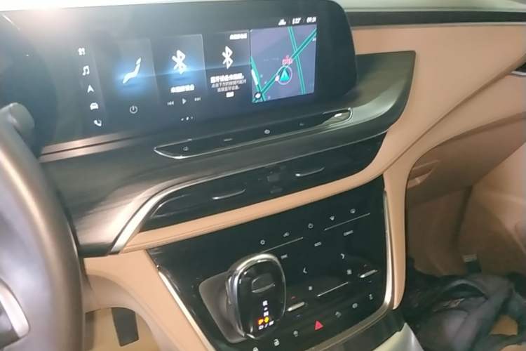 Used Buick GL8 2021 ES Landtrek 653T Luxury Model Audio And AC Panel