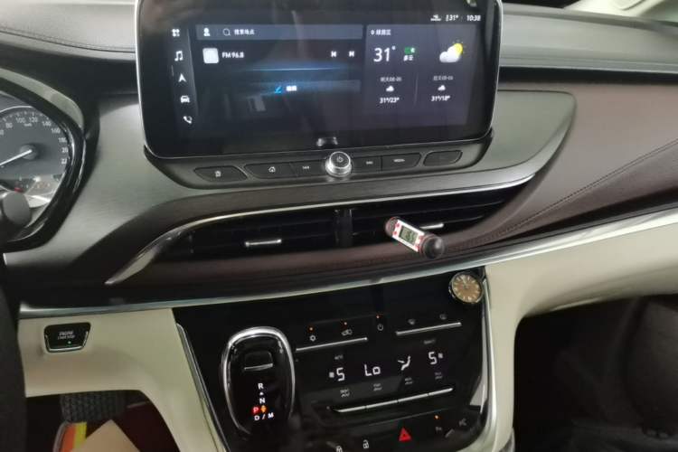 Used Buick GL8 2021 Land Cruiser Executive 652T Premium Model Audio And AC Panel