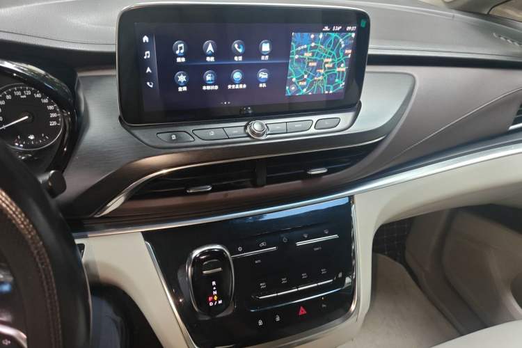 Used Buick GL8 2021 Land Cruiser Executive Class 652T Luxury Model Audio And AC Panel