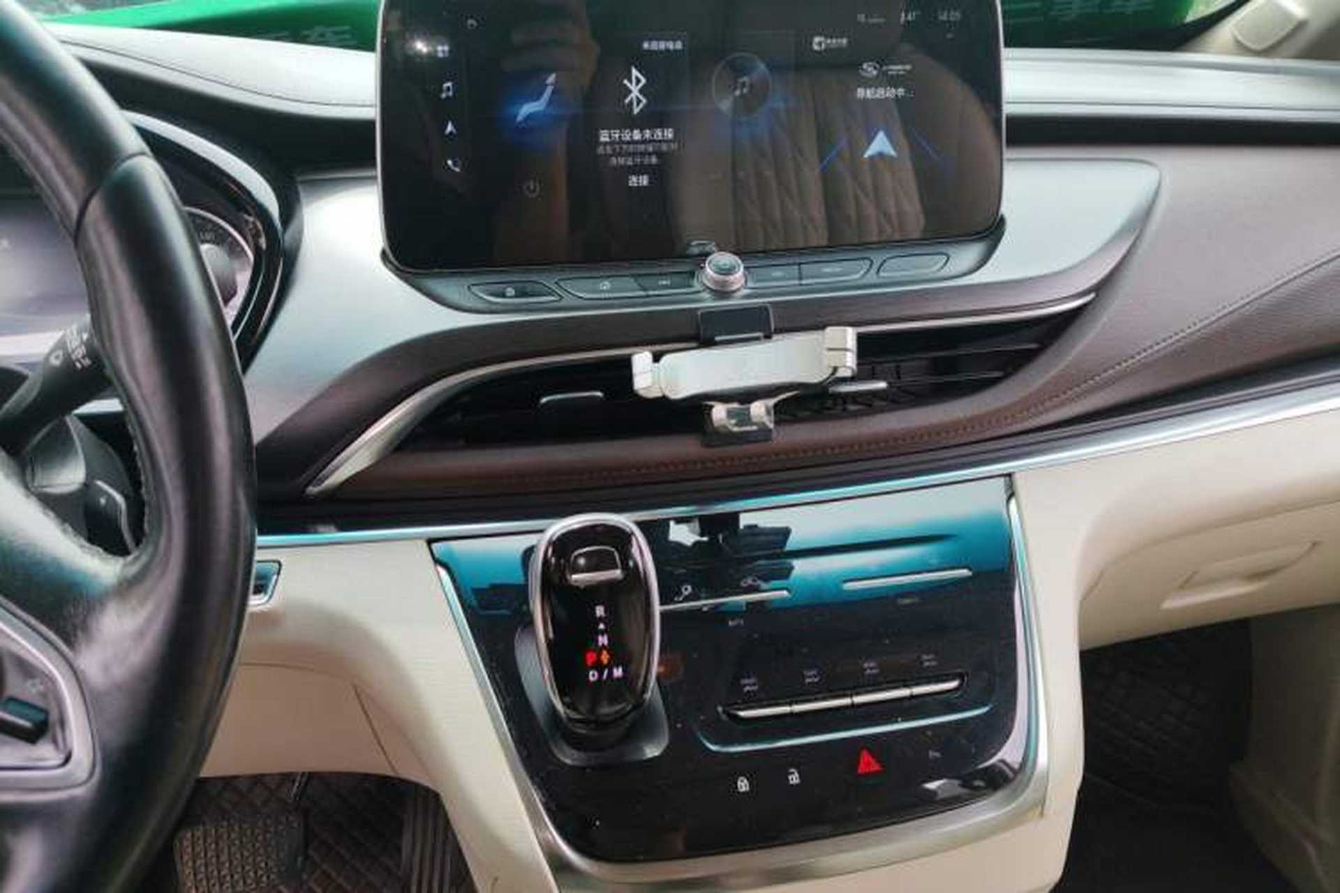 Used Buick GL8 2021 Land Cruiser Executive Class 652T Luxury Model Audio And AC Panel