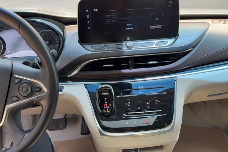Used Buick GL8 2021 Land Cruiser Executive Class 652T Luxury Model Audio And AC Panel