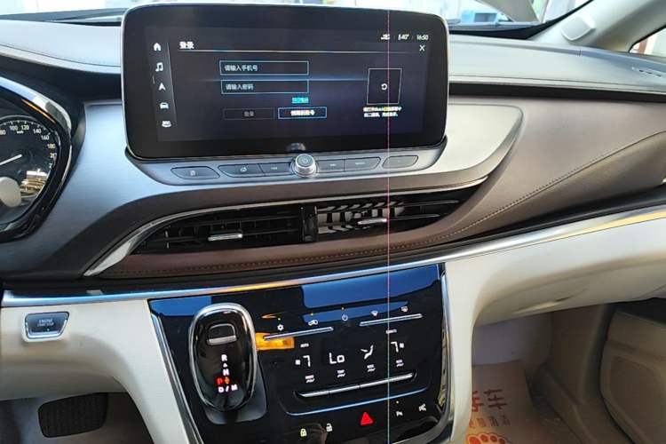 Used Buick GL8 2021 Land Cruiser Executive 652T Premium Model Audio And AC Panel