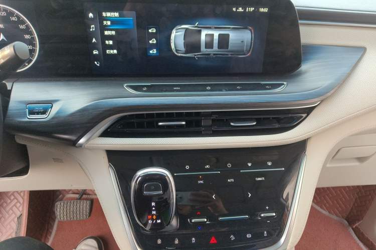 Used Buick GL8 2021 ES Landtrek 653T Comfort Edition Audio And AC Panel