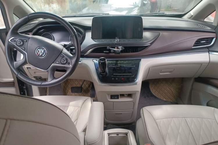 Used Buick GL8 2021 Land Cruiser Executive Class 652T Luxury Model Center Console