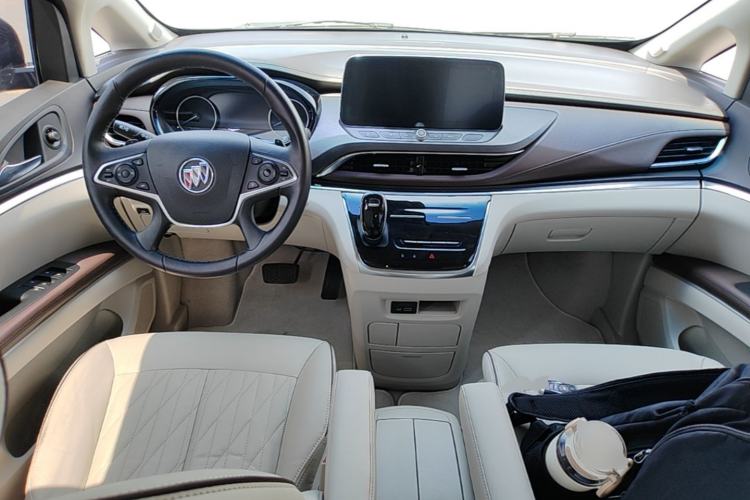 Used Buick GL8 2021 Land Cruiser Executive Class 652T Luxury Model Center Console