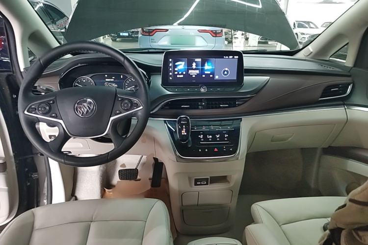 Used Buick GL8 2021 Land Cruiser Executive 652T Premium Model Center Console