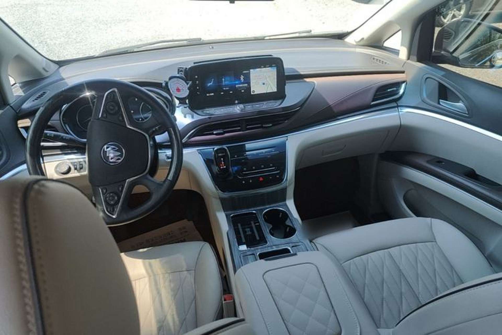 Used Buick GL8 2021 Land Cruiser Executive Class 652T Smart Luxury Model Center Console