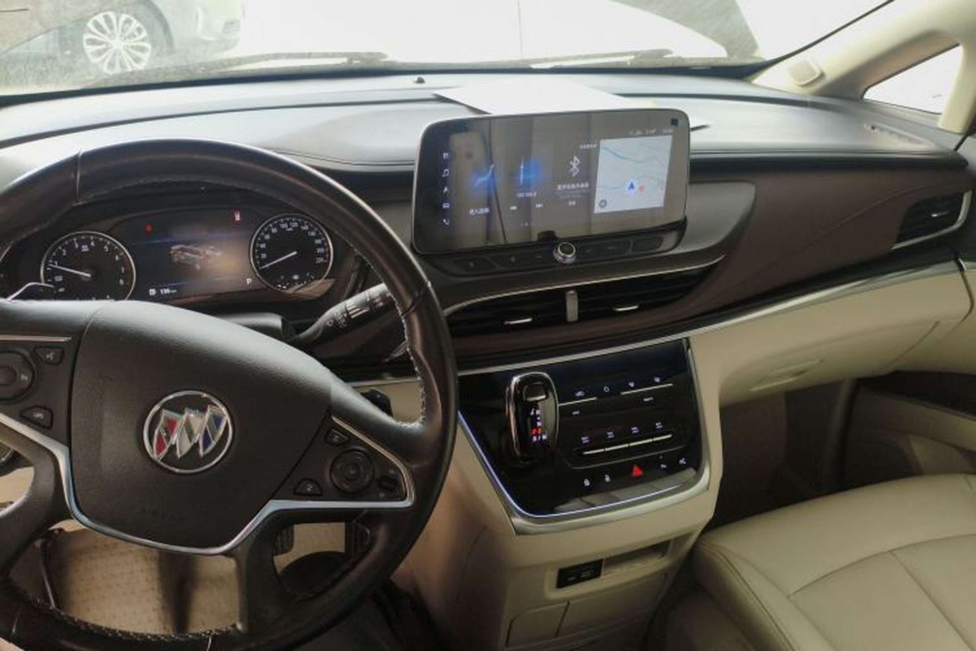 Used Buick GL8 2021 Land Cruiser Executive 652T Premium Model Center Console