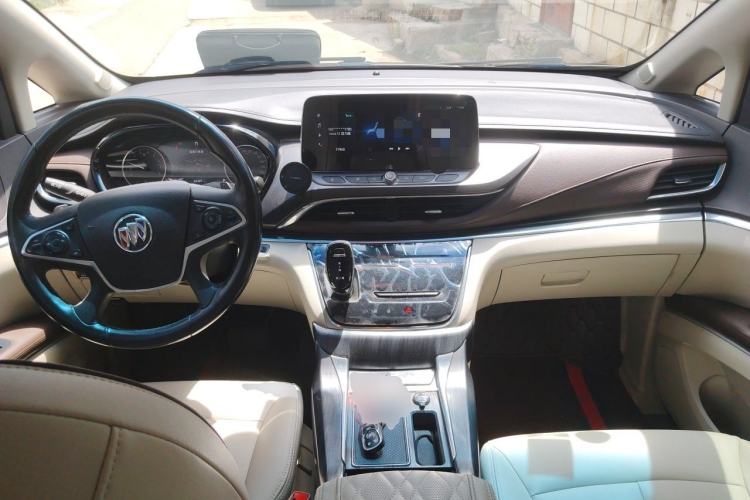 Used Buick GL8 2021 Land Cruiser Executive Class 652T Luxury Model Center Console
