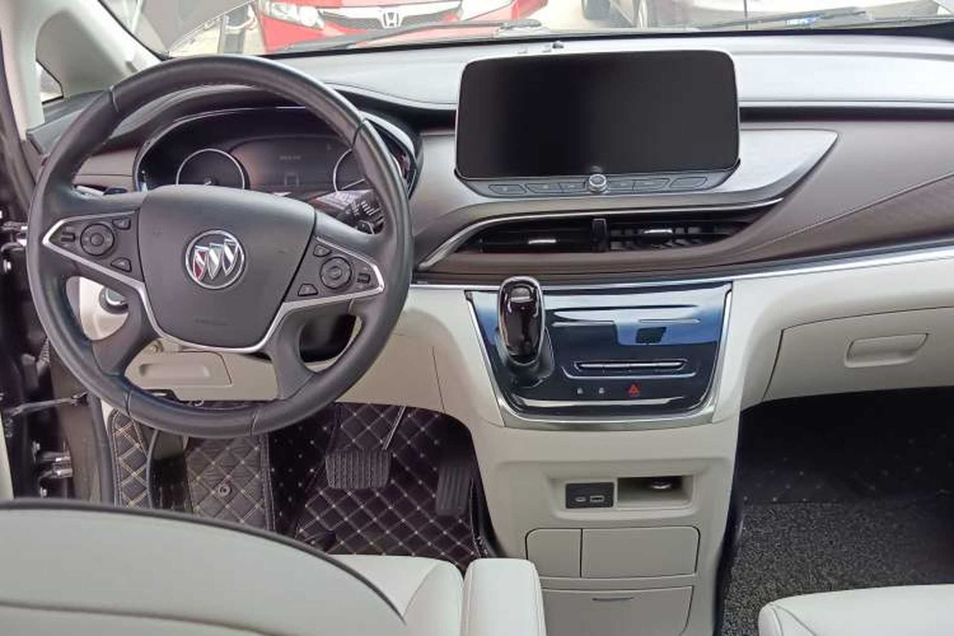Used Buick GL8 2021 Land Cruiser Executive Class 652T Luxury Model Center Console