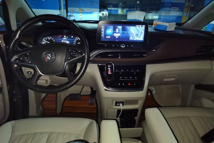 Used Buick GL8 2021 Land Cruiser Executive Class 652T Luxury Model Center Console
