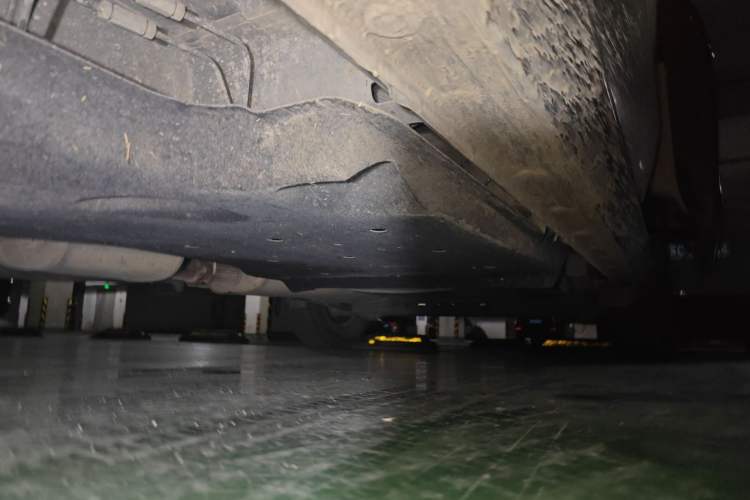 Used Buick GL8 2021 Land Cruiser Executive Class 652T Comfort Model Chassis Front Left
